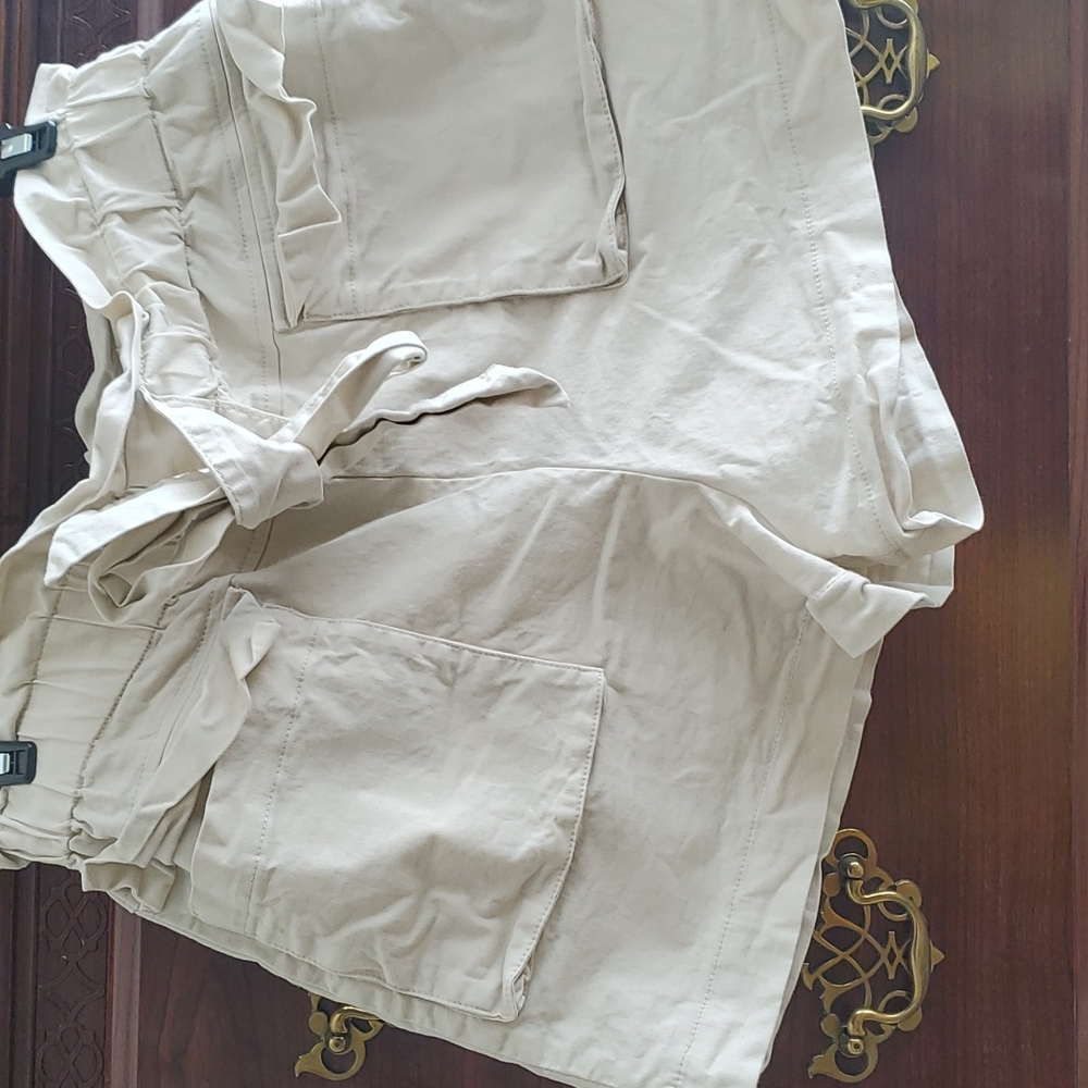 Very cute ruffle top shorts